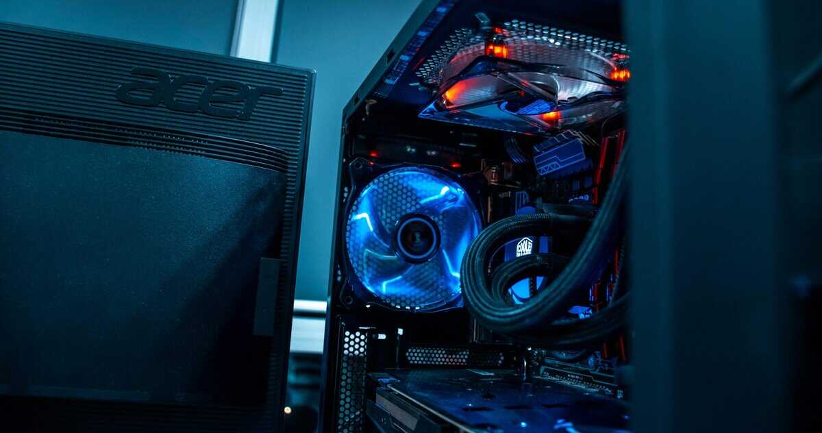 Best gaming PC under $1000 with RGB fans, custom cable management, and Cooler Master cooling