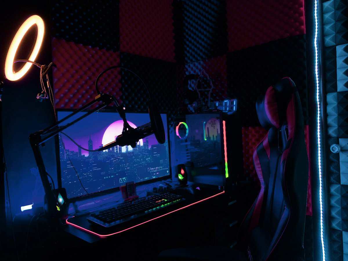 Streaming PC setup with monitors and gaming peripherals — building the best streaming PC starts with knowing what actually matters