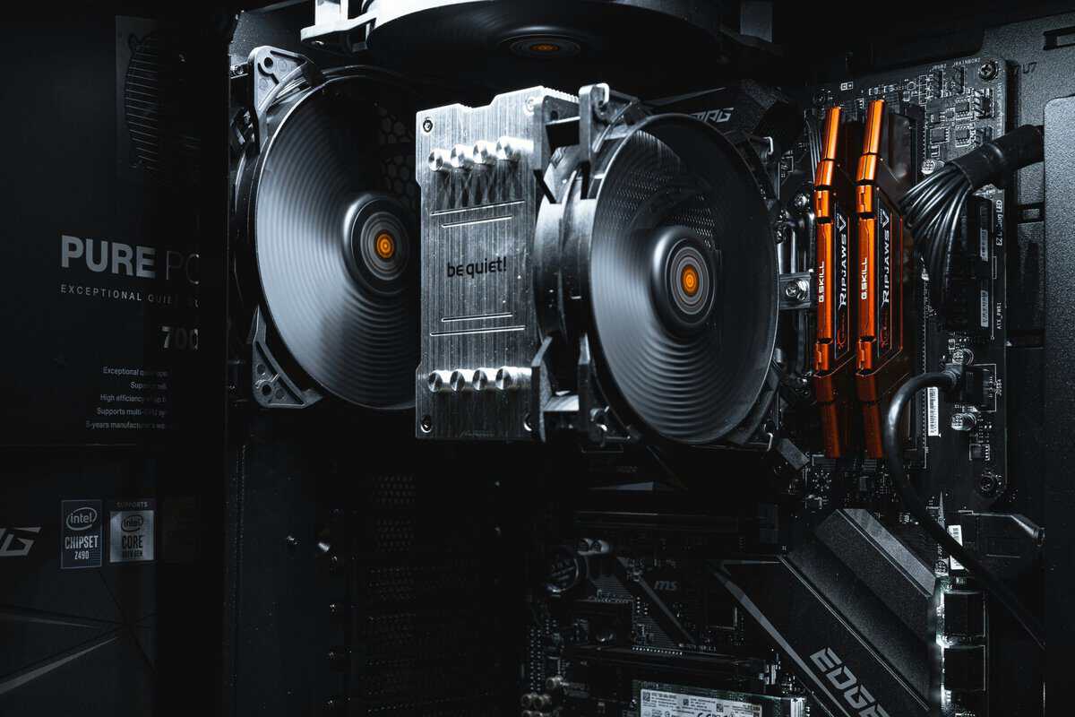 G.Skill Ripjaws DDR4 sticks installed next to a be quiet! cooler, a common setup in the DDR4 vs DDR5 for gaming debate
