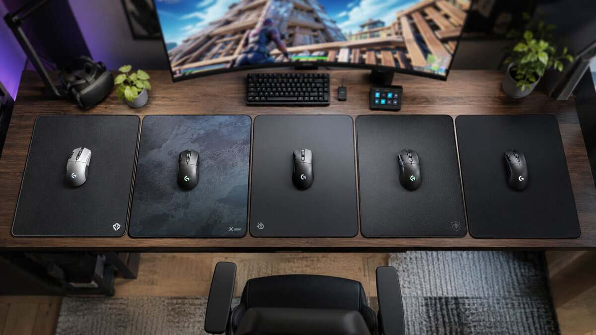 Best mousepad for Fortnite on an RGB gaming desk with a lightweight mouse and keyboard